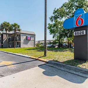 2* Hotel 6 Near Fairgrounds - Casino